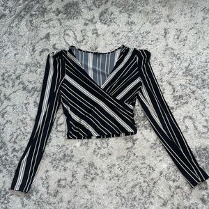 VERY CUTE Striped Long sleeve top